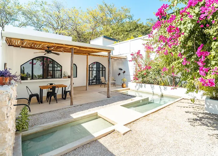 Las Guapas Villas Tamarindo