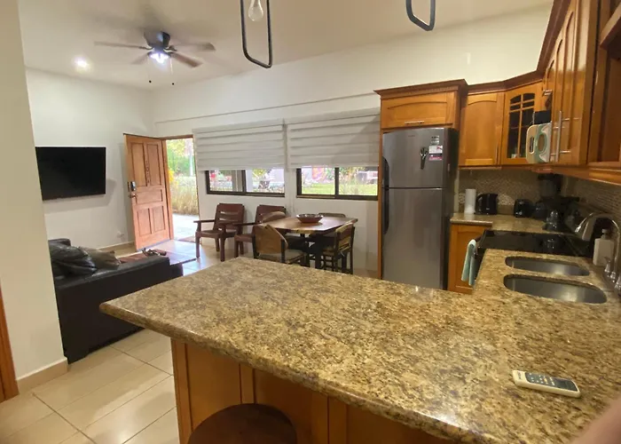 Fun In The Sun, Ground Floor, 2 Bedroom, With Pool, Close To Ocean