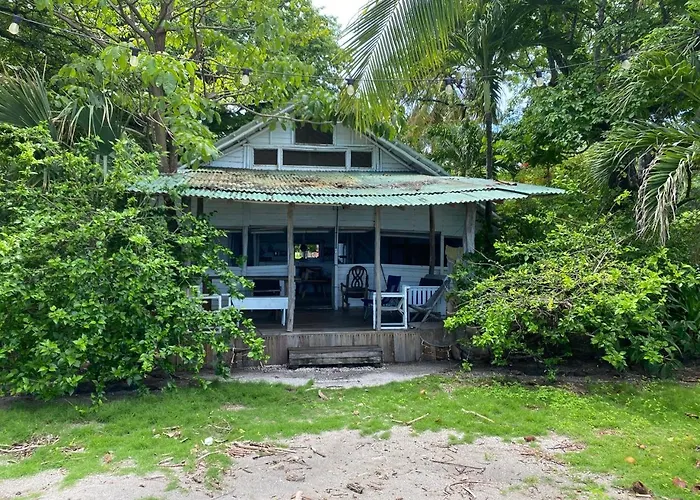 Casa De Los Artistas