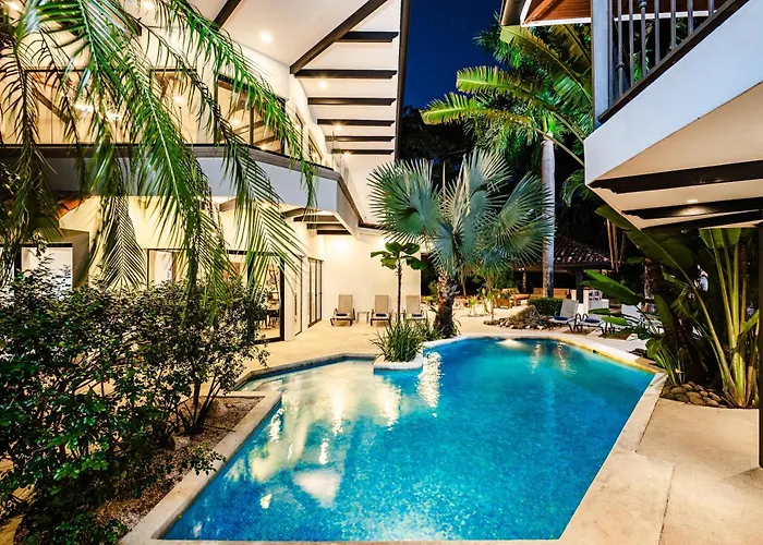 Golf From Home! 8Br Lux Villa, Pool, Beach Club!