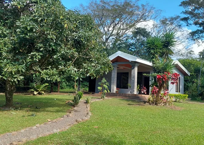 Quiet Miravalles Volcano Farm House With Pool