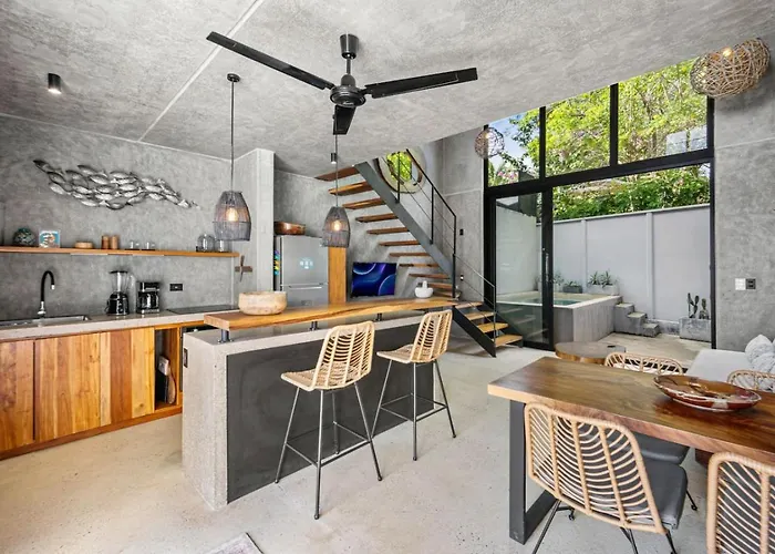 Tl1 Bright Stylish Loft With Green Views