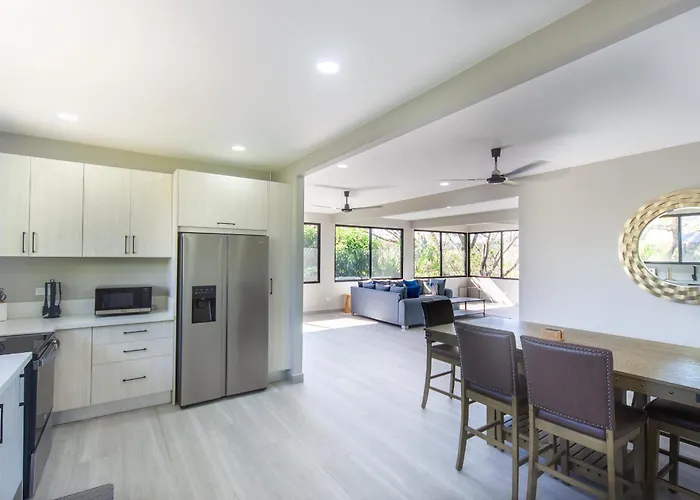 Tropical 4 Bedroom Villa Master Bedroom With Ocean View & Shared Pool