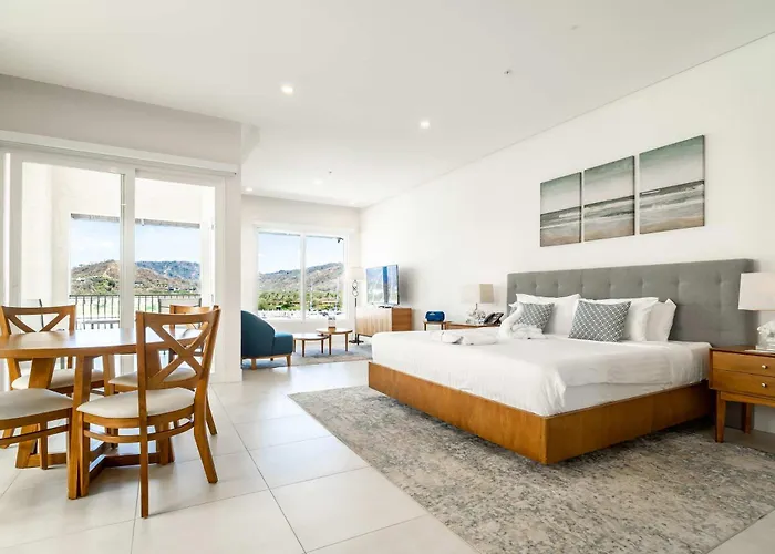Luxury Marina View Studio 306