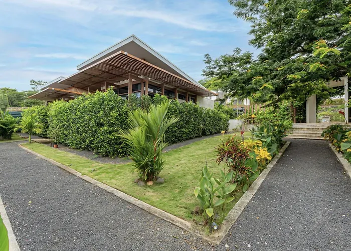 Cozy Cocobay Retreat House With Private Jacuzzi