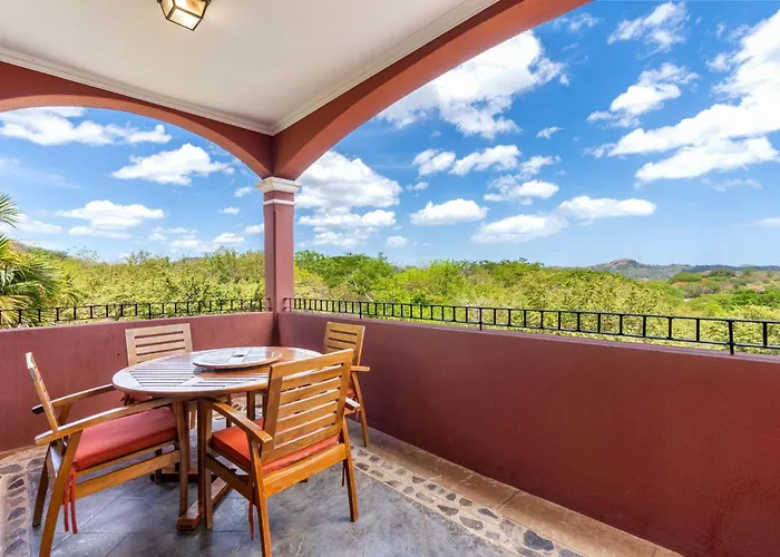 Recently Renovated Luxury Condo With Resort-Style Beach Club Access And Ocean Views