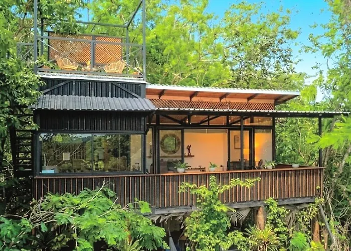 Cocolhu Treehouse & Ocean View