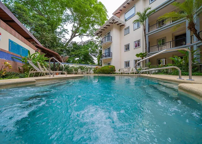 Surfside Tower - Ground Floor Condo With Pool, Walk To Potrero Beach