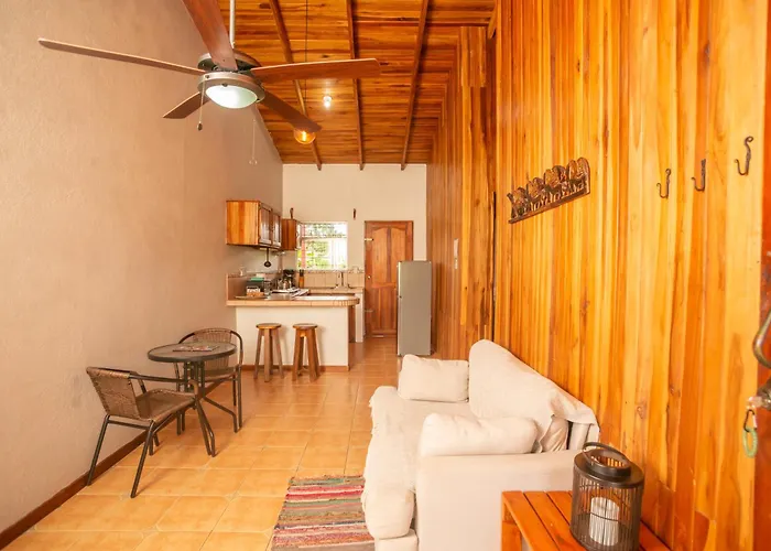 Cozy 2Br Home Near Lake Arenal, Walk To Town