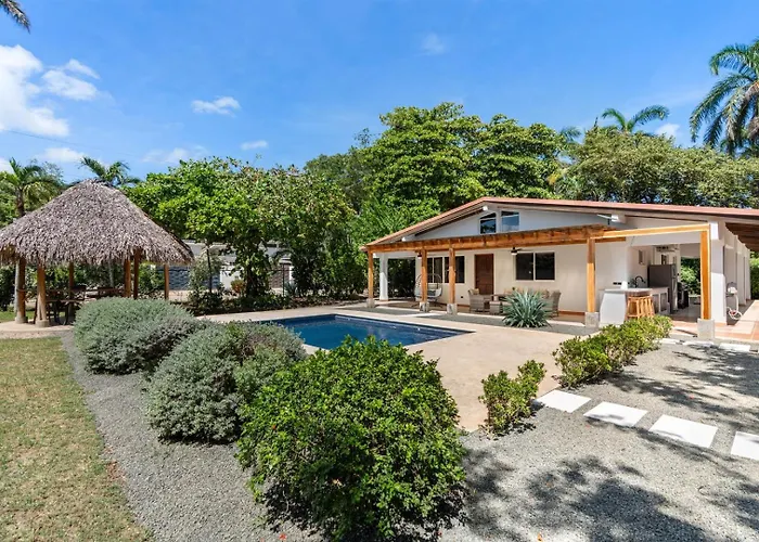 4Br Tropical Retreat • Pool • Beach • Golf Cart