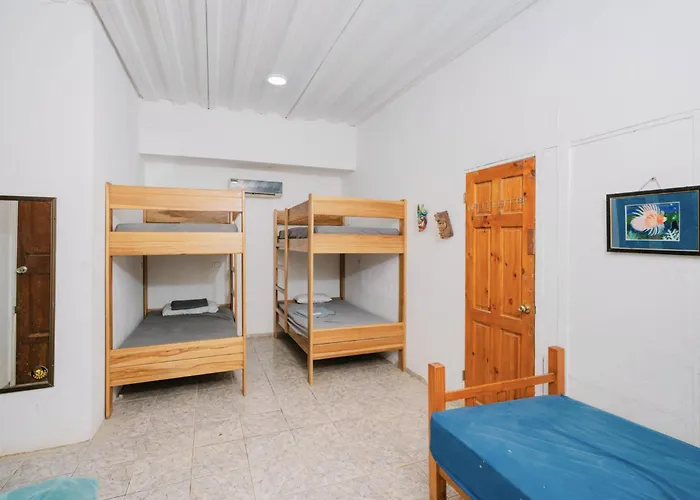 Avellanas Surf Hostel