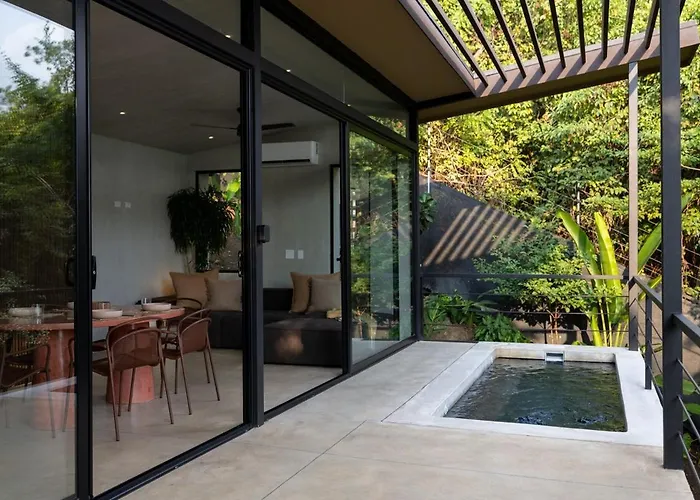 Garden Treehouse Ikhaya