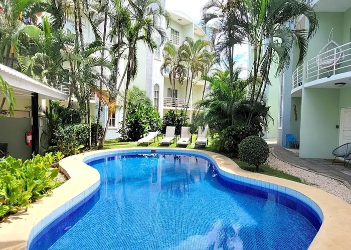Vv2 55 - Sunny 2Br Condo, Walk To Beach