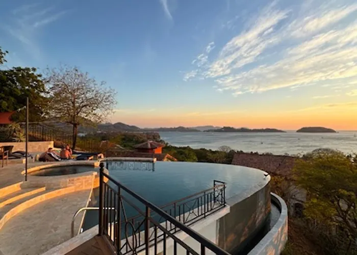 Villa Catalina 15 - Ocean-View Townhouse, Pool, Walk To Playa Prieta