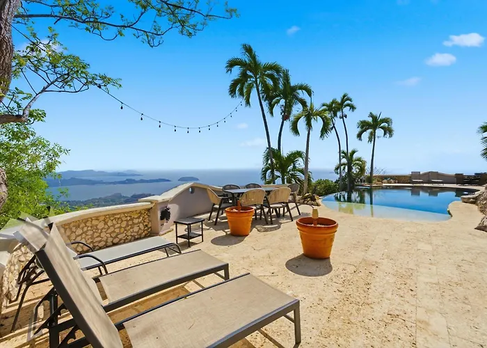 Luxury Oceanview Villa Pool & Private Casita
