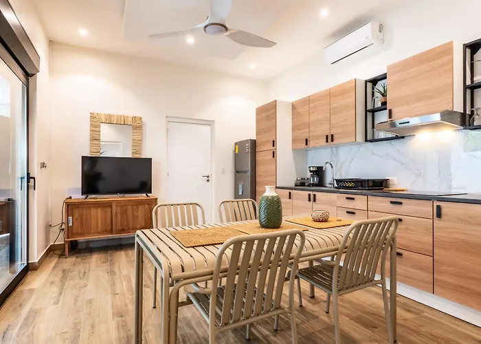 Tropical Casa - Walk Beach - Prime Tamarindo Area