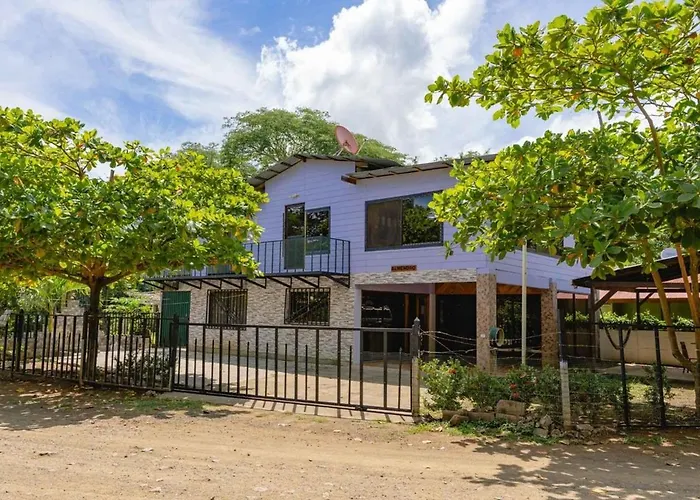 Almendro House Playa Panama