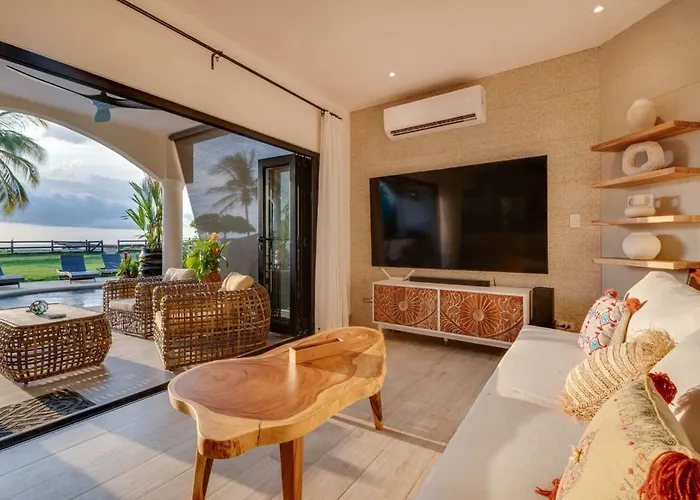 Playa Potrero Beachfront Ocean Views, Pool&BBQ