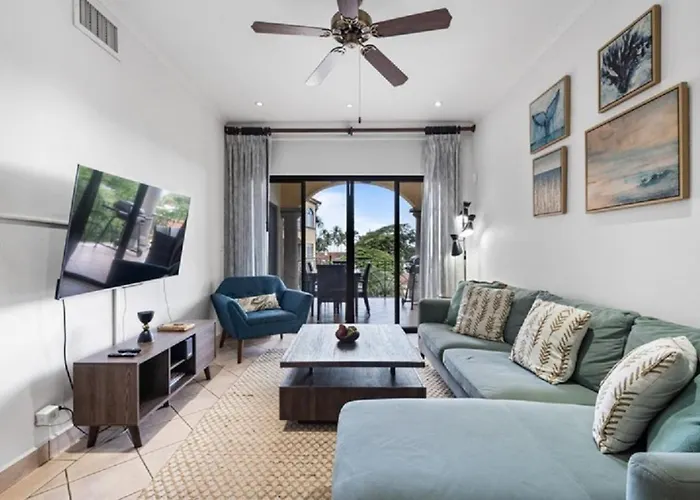 Oceanview Condo Across From Beach With Resort Pool