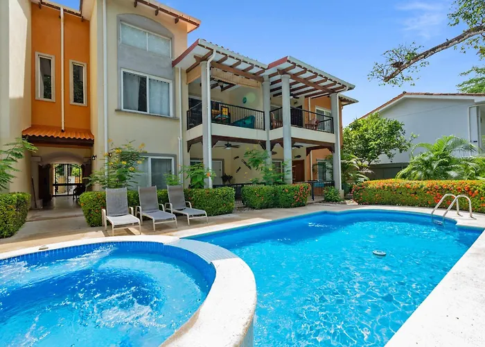 5 Min Walkable Beach, Pool, Relax & Slow Down