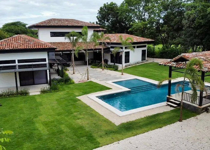 Casa El Respiro, Brand New House Steps From Amazing Private Beach