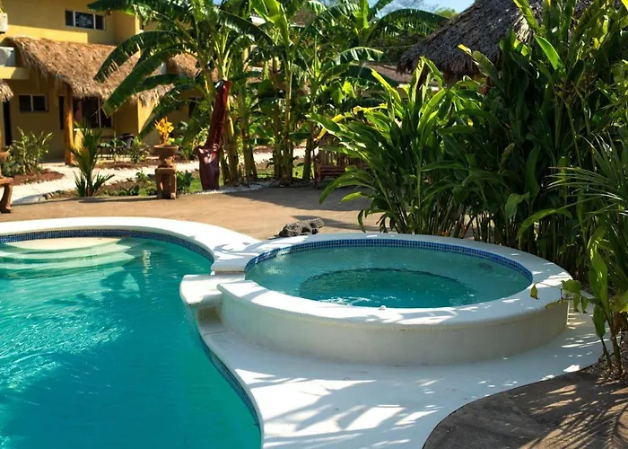 El Gordos Tropical Oasis W Pool & Near 7 Beaches