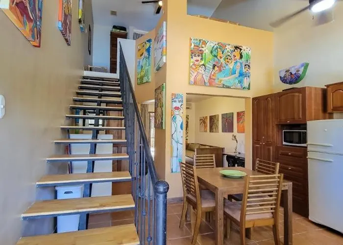 Ocean Paradise #7 Bright Stylish Condo