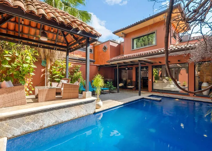 Private Pool Villa Walking Distance To The Beach