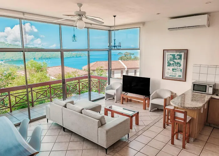 Playa Del Coco 3Br: Ocean Views & Pools!