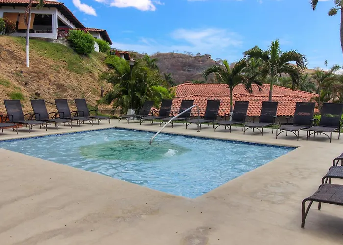 Playa Del Coco 3Br: Ocean Views & Pools!
