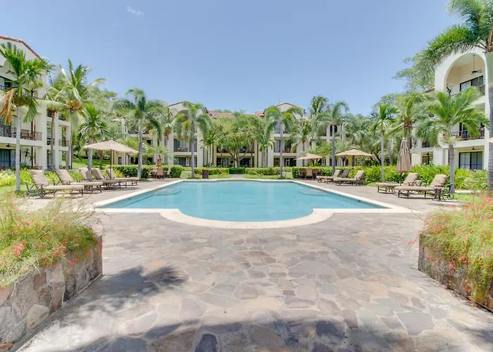 Walkable Coco Beach Condo W/ Balcony, Pool