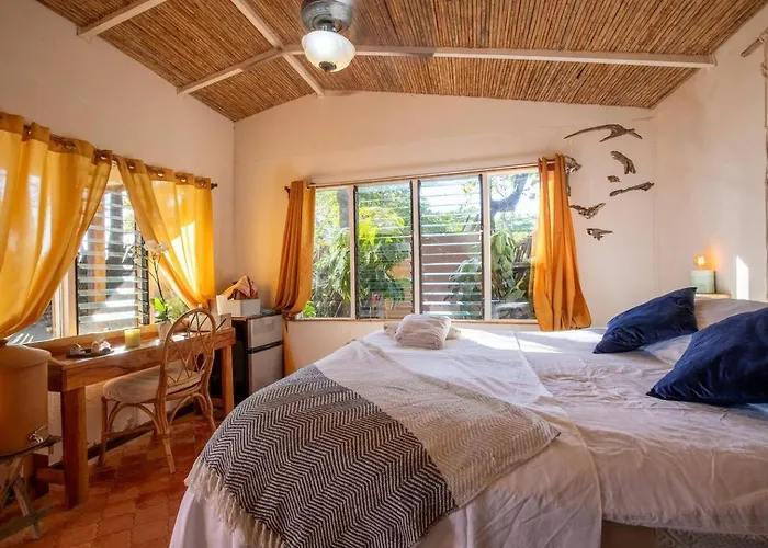 Beachfront Cabina