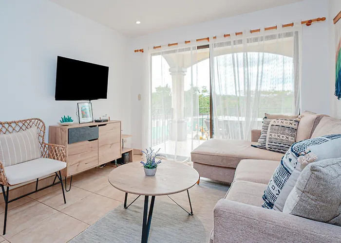 3 Mi To Beach: Modern Santa Cruz 2Br Condo