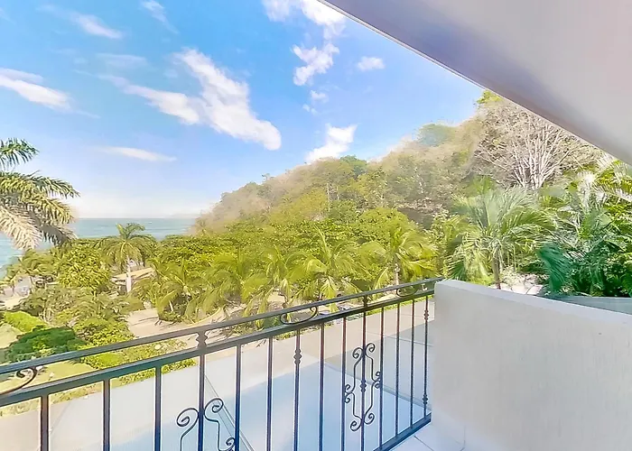 Bahia Pez Vela Resort: Condo W/ Beach Access!