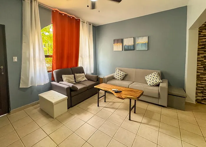 Newly Renovated One-Bedroom, One-Bath Ground Unit