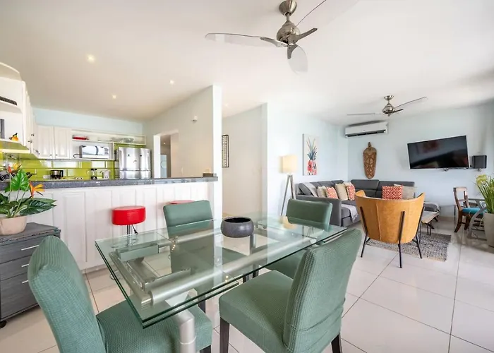 Oceanfront Condo With Pool And Stunning Views