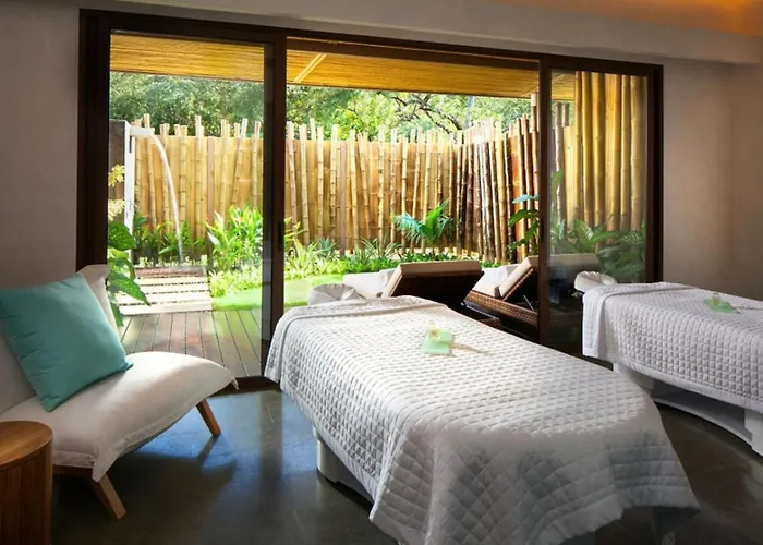 Sunshine Getaway- Lovely Golf Front Villa