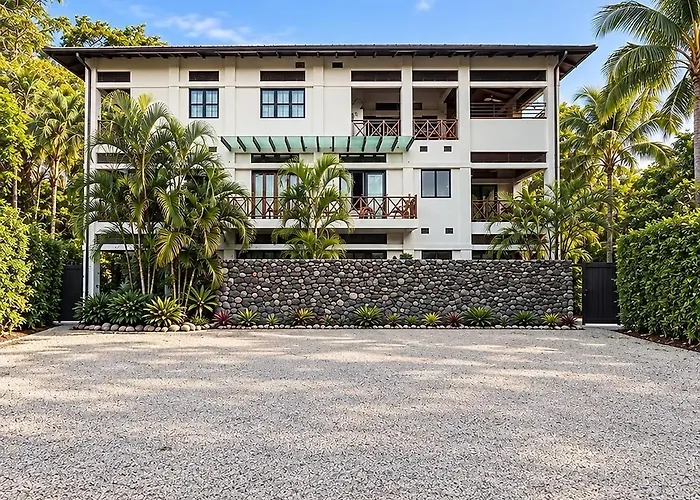Beach Club 2 Bd Condo|Pool & Ocean|Playa Langosta