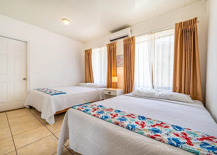 Playas Del Coco Condo W/ Pool: Walk To Beach!