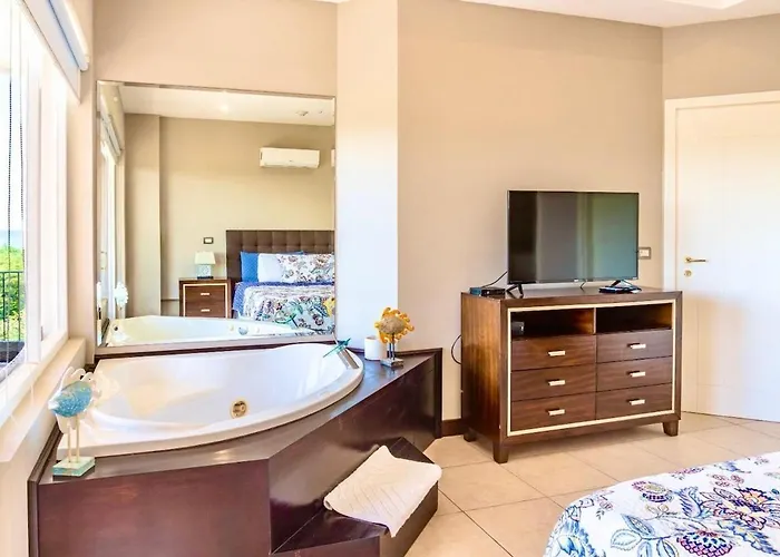 Luxury Penthouse Ocean View & Private Jacuzzi