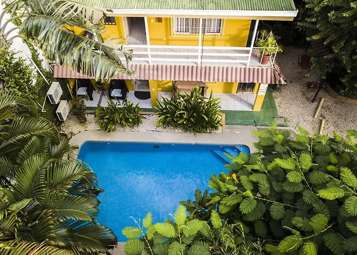 Hotel Laura'S House