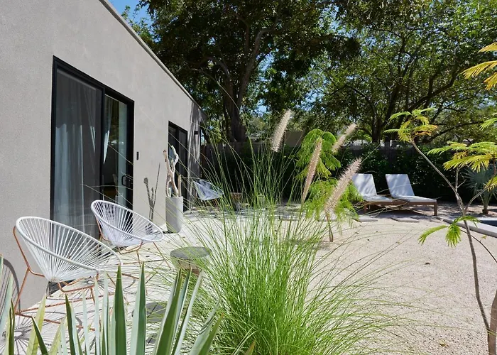 Villa Ethir