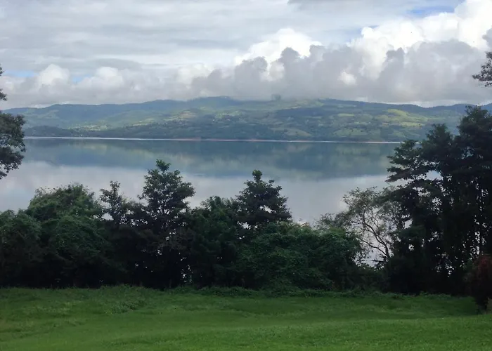 Arenal Lake Front & View Cottages