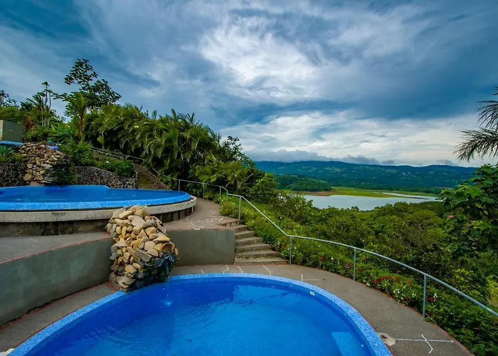 Lake Arenal Condos