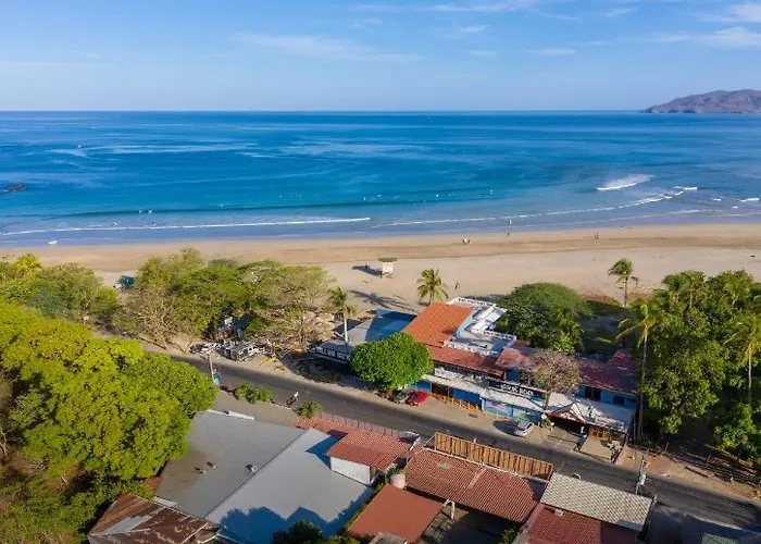 Witch'S Rock Surf Camp